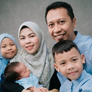 ny rini mahmudah dan keluarga ny rini mahmudah dan keluarga